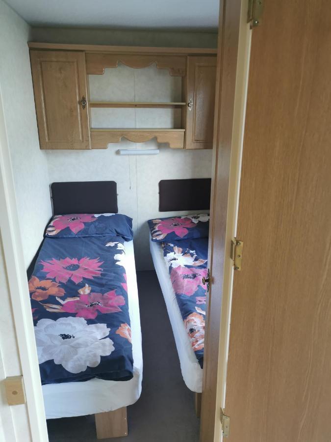 Villa Lochlands Caravan Park X à Forfar Extérieur photo